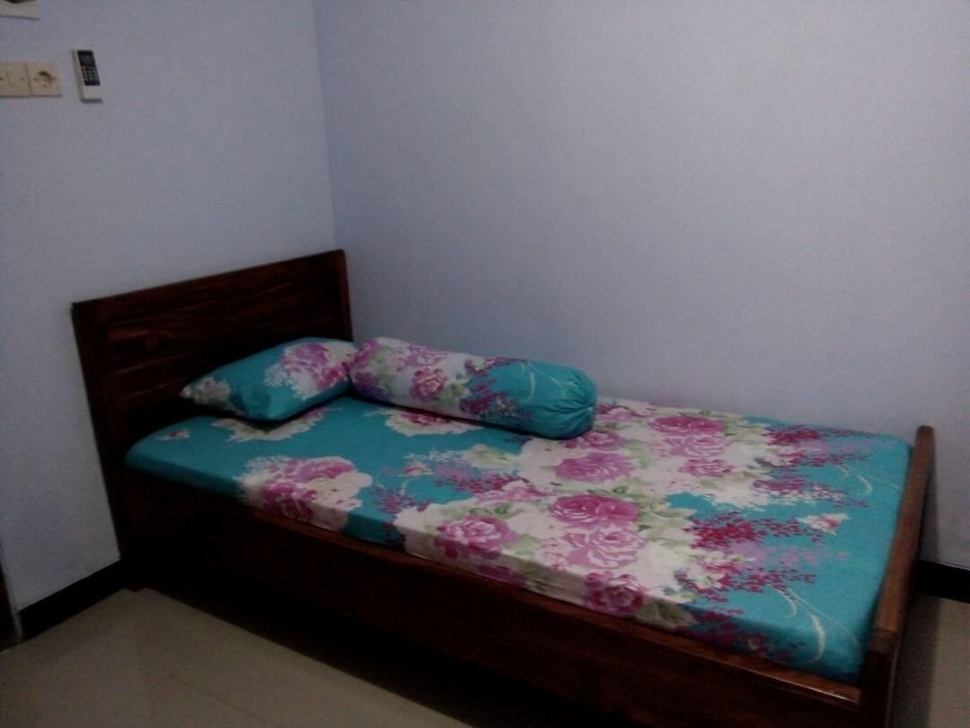 Rembulan Guest House Jombang Экстерьер фото